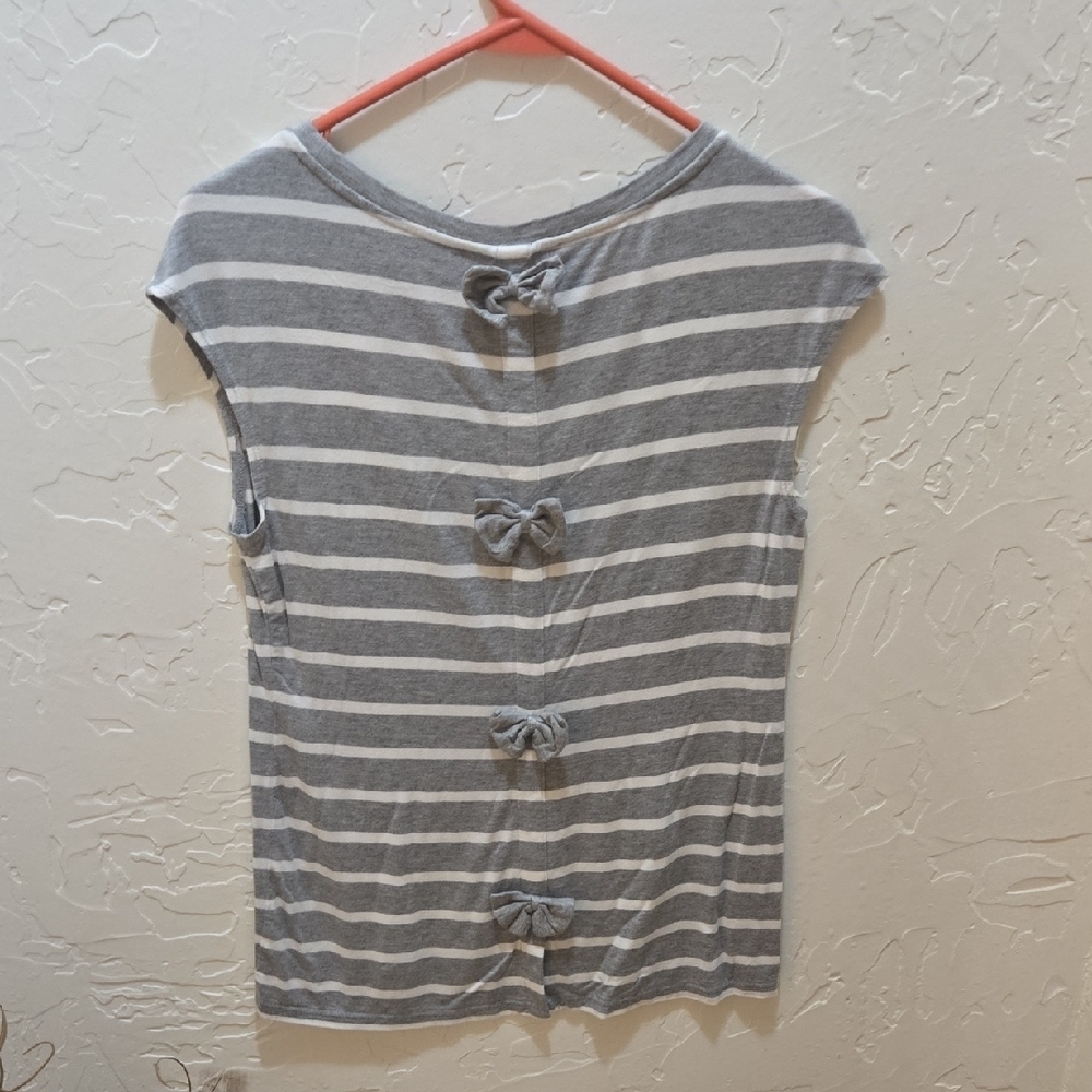 3/$10 Catherine Malandrino Cap Sleeve Tee with Bow Detail Back